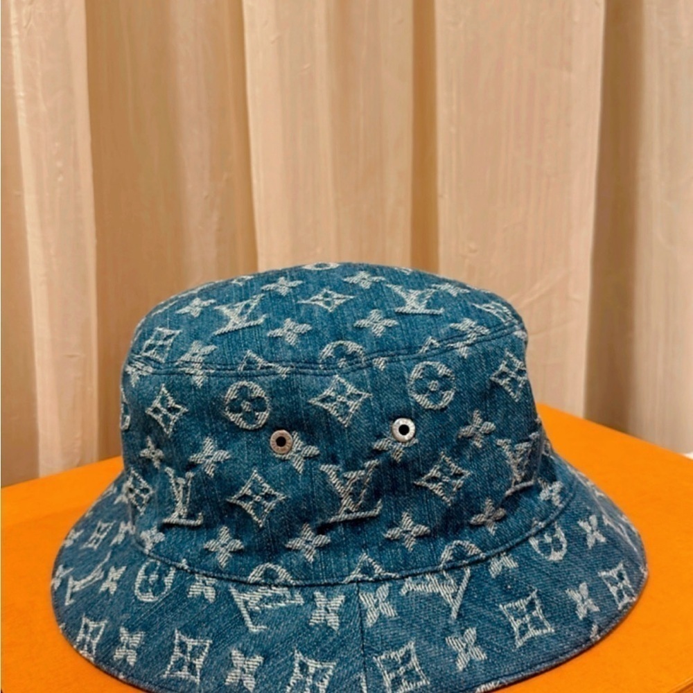 💯% Authentic Louis Vuitton Monogram Essential Bucket Hat✨ - Picture 11 of 13